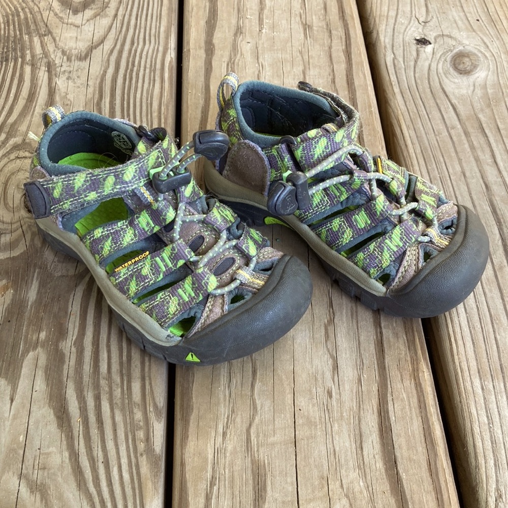 Keen Toddler Boy Green Gray Bug Sandal Size 9